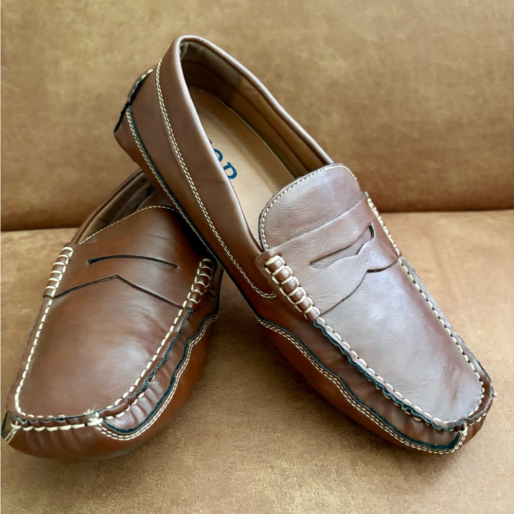 MEN'S IZOD BURRE DRESS SHOES. Size 7M, NWOB. Brown